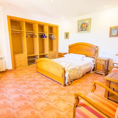 Magnifica Con Piscina Espectacular ブゲル